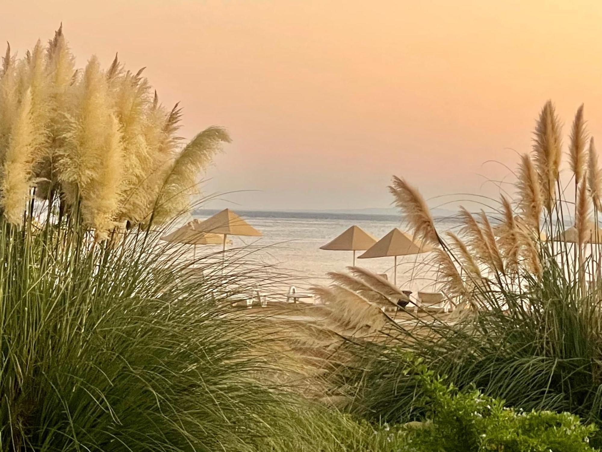 Relaxing Penthouse Suites By The Sea Vokolidha Buitenkant foto