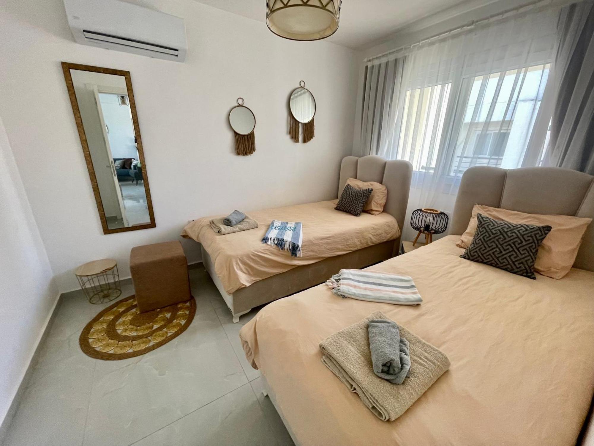 Relaxing Penthouse Suites By The Sea Vokolidha Buitenkant foto