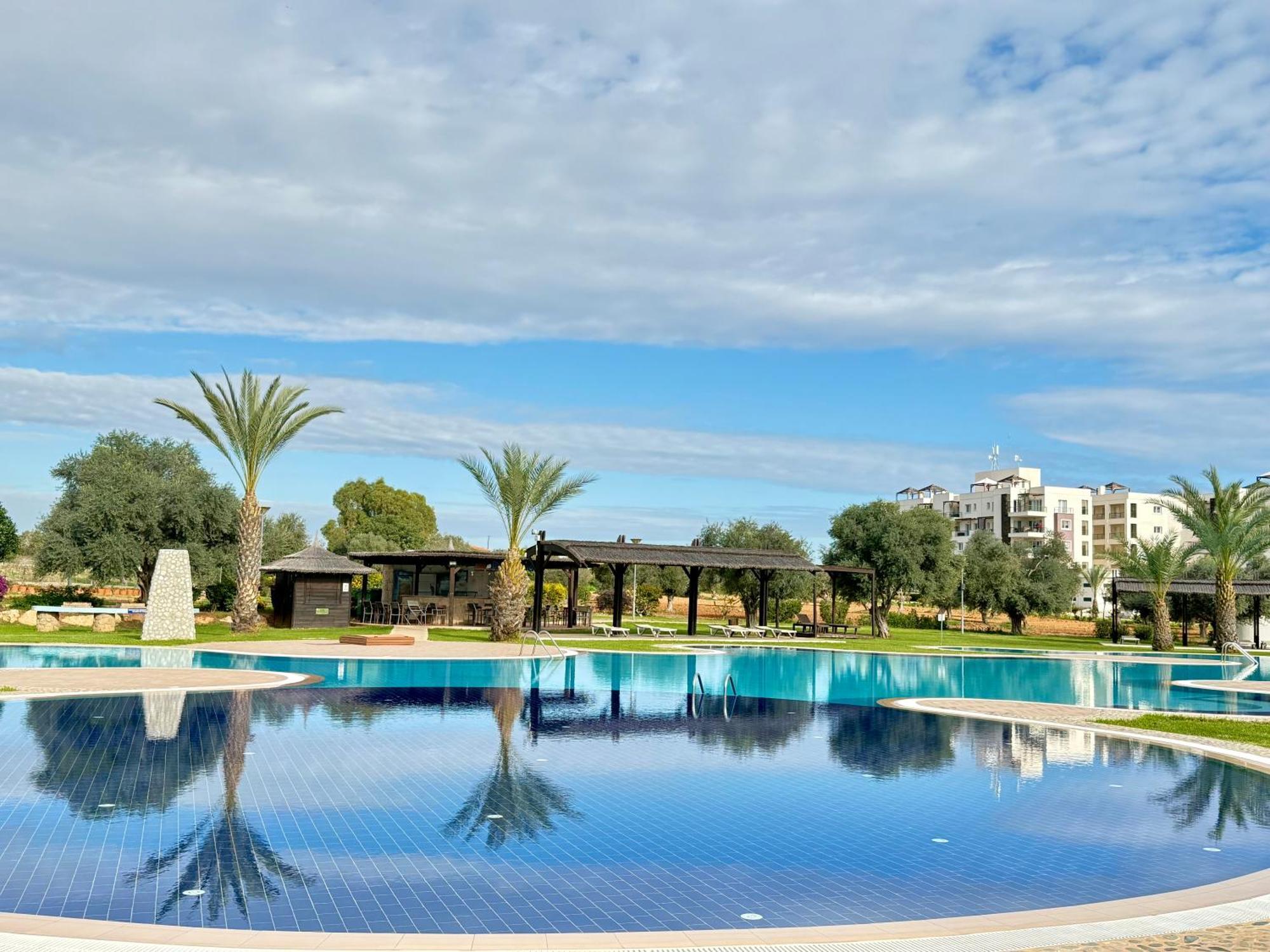 Relaxing Penthouse Suites By The Sea Vokolidha Buitenkant foto