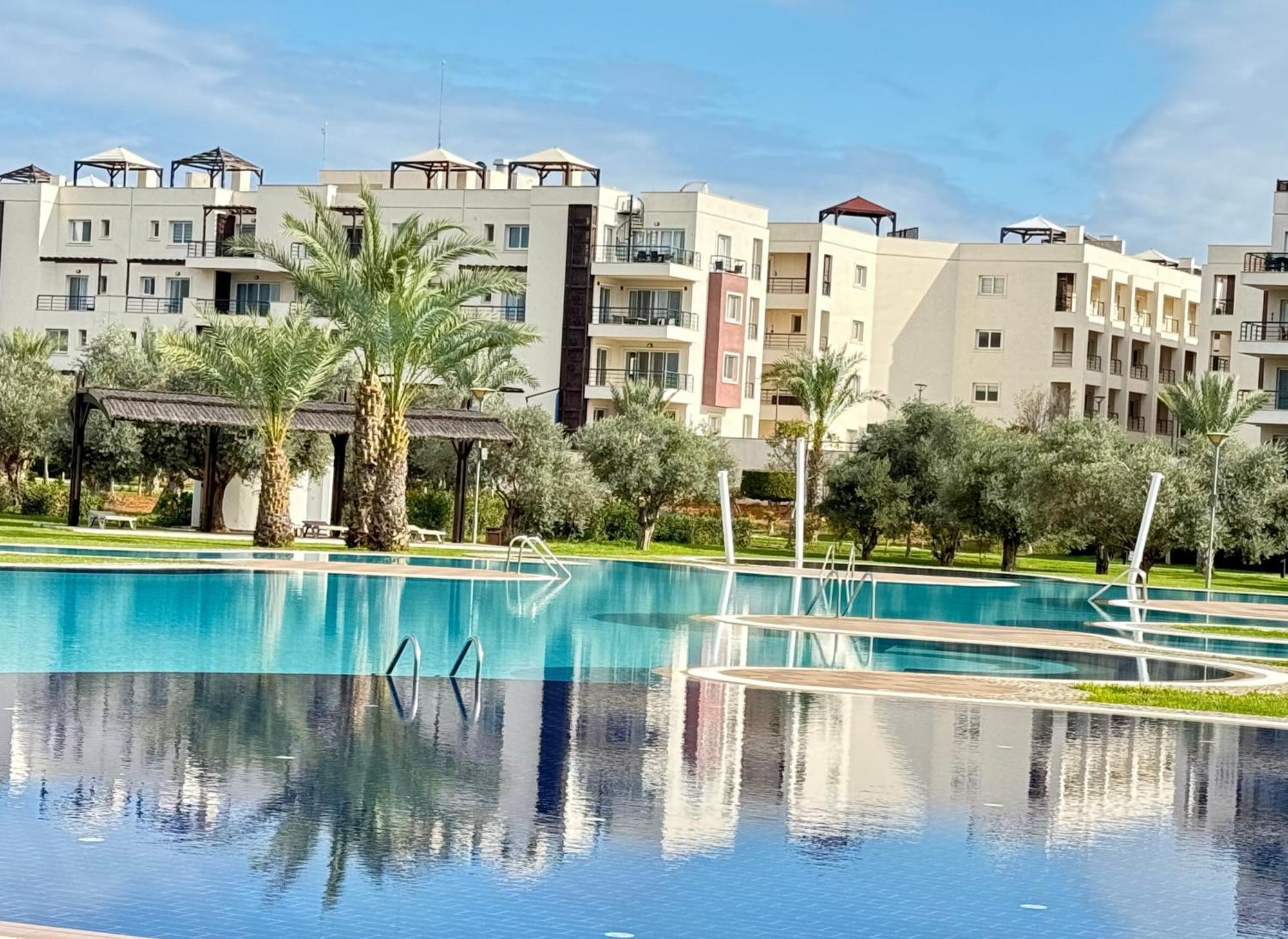 Relaxing Penthouse Suites By The Sea Vokolidha Buitenkant foto
