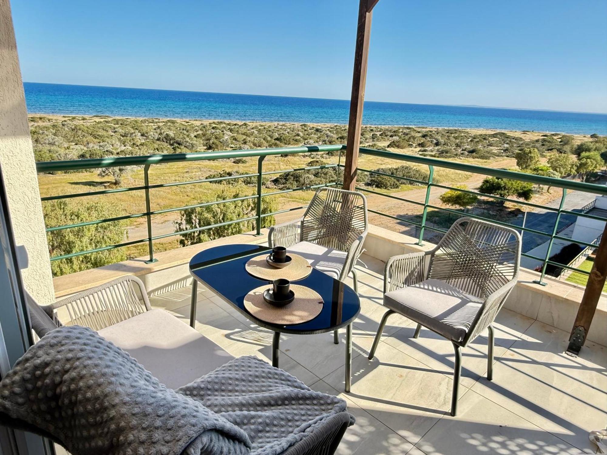 Relaxing Penthouse Suites By The Sea Vokolidha Buitenkant foto